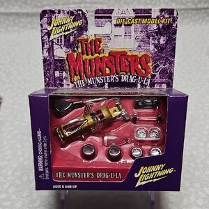 Johnny Lightning The Munsters Drag-U-La 1:64 Scale Die-Cast Model Kit